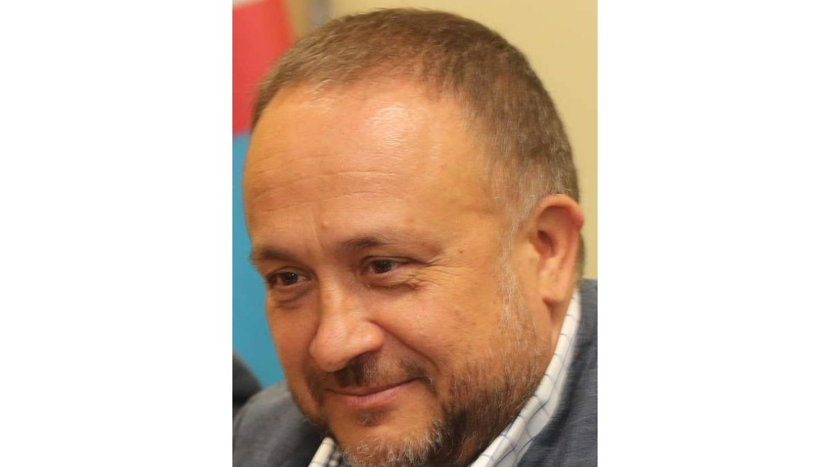 Gerardo Álvarez Courel. L. DE LA MATA