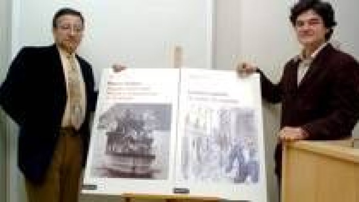 El hijo de Laforet, Agustín Cerezales, posa junto al biógrafo de Miguel Delibes, Ramón García