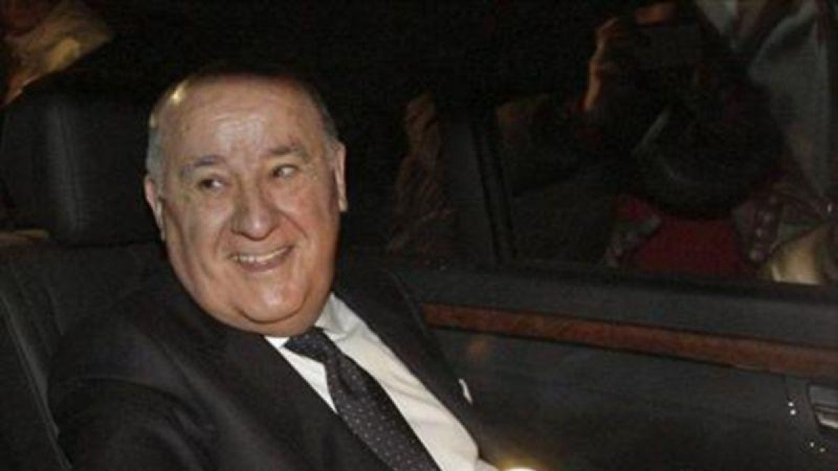 Una de las pocas fotos de Amancio Ortega, tomada durante la boda de su hija, el 18 de febrero del 2012.
