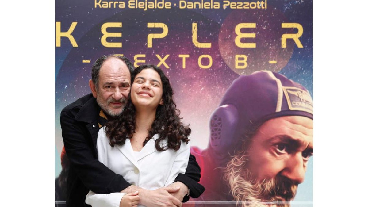 Karra Elejalde y Daniela Pezzotti. JAVIER LIZÓN