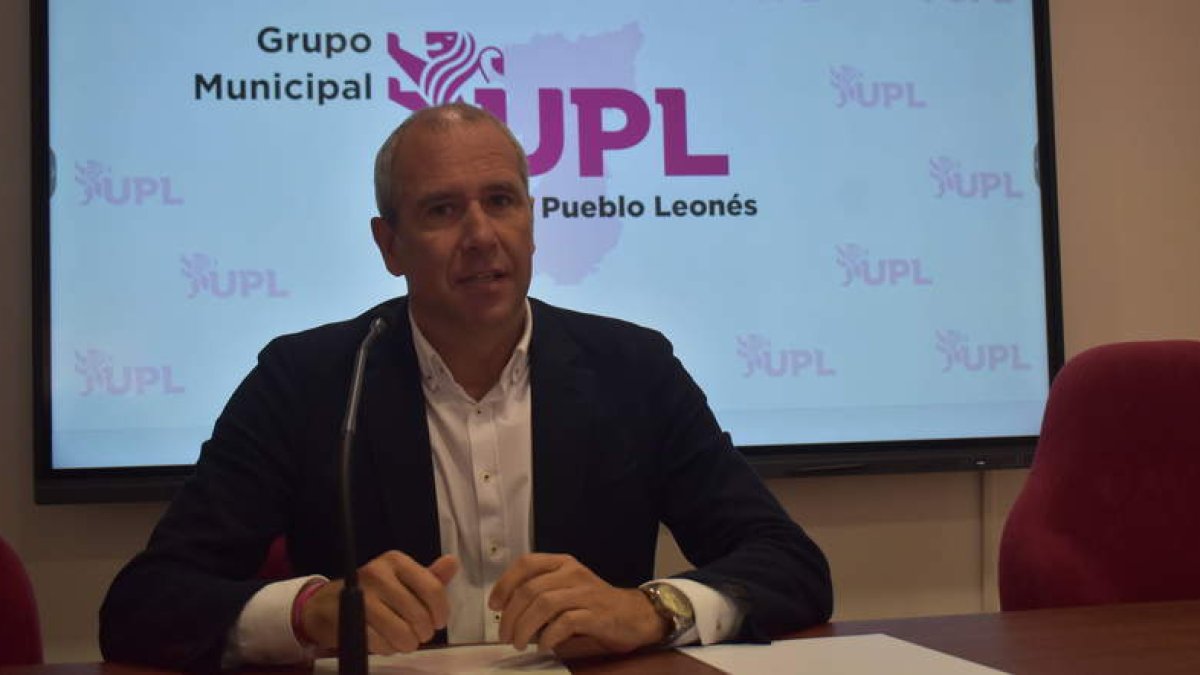 Valdeón, en la presentación del plan económico. DL
