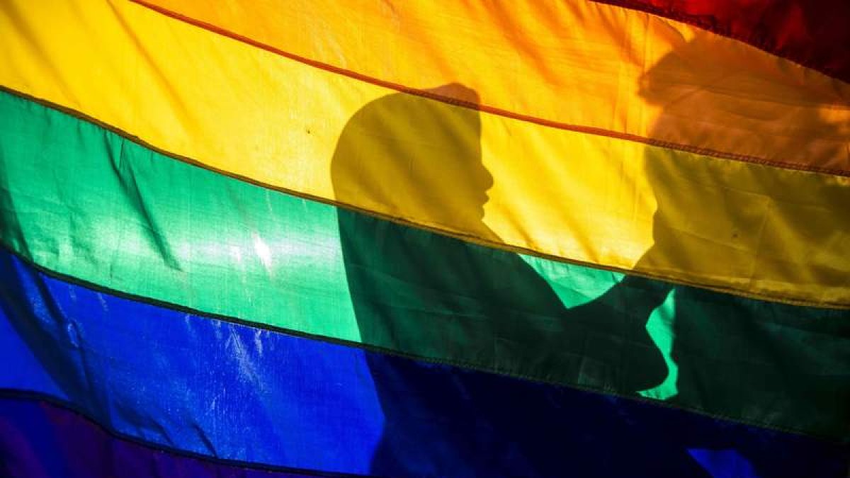 Un participante en la marcha del Orgullo Gay. JORGE TORRES