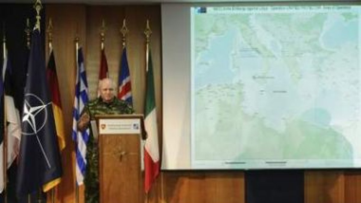 El teniente general Bouchard, jefe de la Otan para la operación Unified protector en Libia.