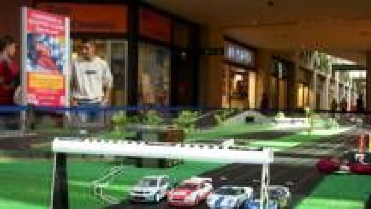El campeonato de scalextric se celebra en la planta baja de Espacio León