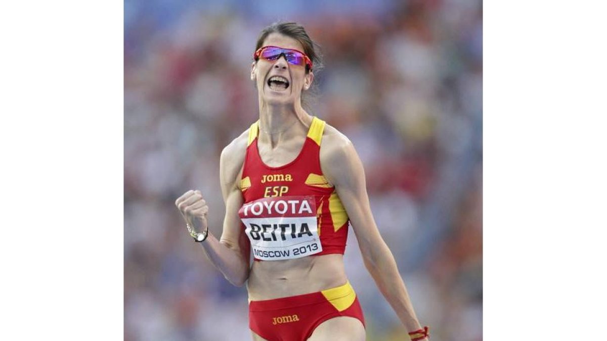 Ruth Beitia, tras unos de los saltos ejecutados en la final de salto de altura femenina.