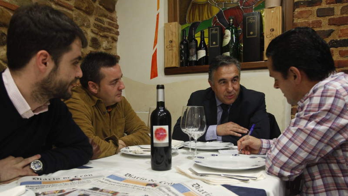 Sergio Cancelo Anuncibay, Georgino Fernández, José Fernández Nieto y Ángel Fraguas durante un momento de Las Tertulias de La Parrilla del Húmedo.