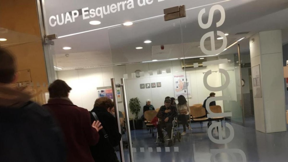 Las urgencias sanitarias se han visto saturadas en diversos momentos de este invierno por el alud de casos de gripe