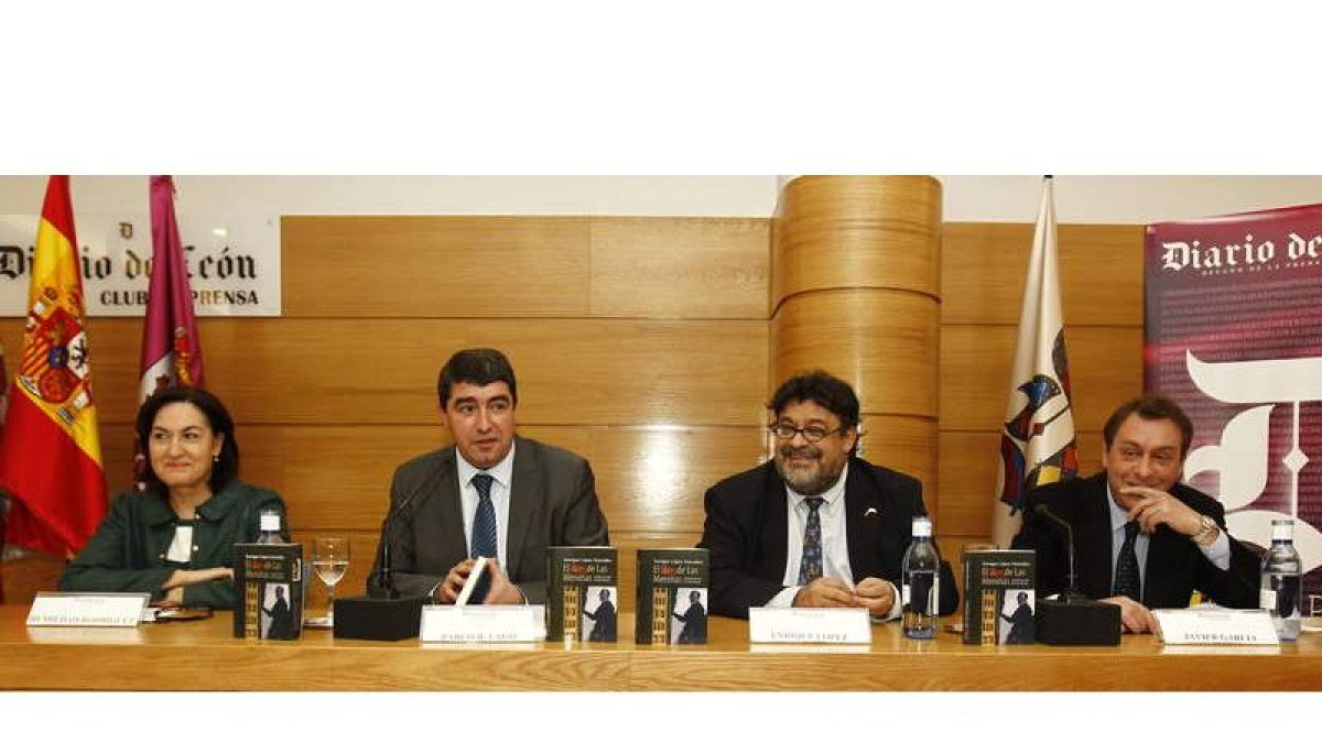 Humildad Rodríguez, Pablo R. Lago, Enrique López y Javier García Prieto durante la presentación de ‘El aire de las Meninas’.
