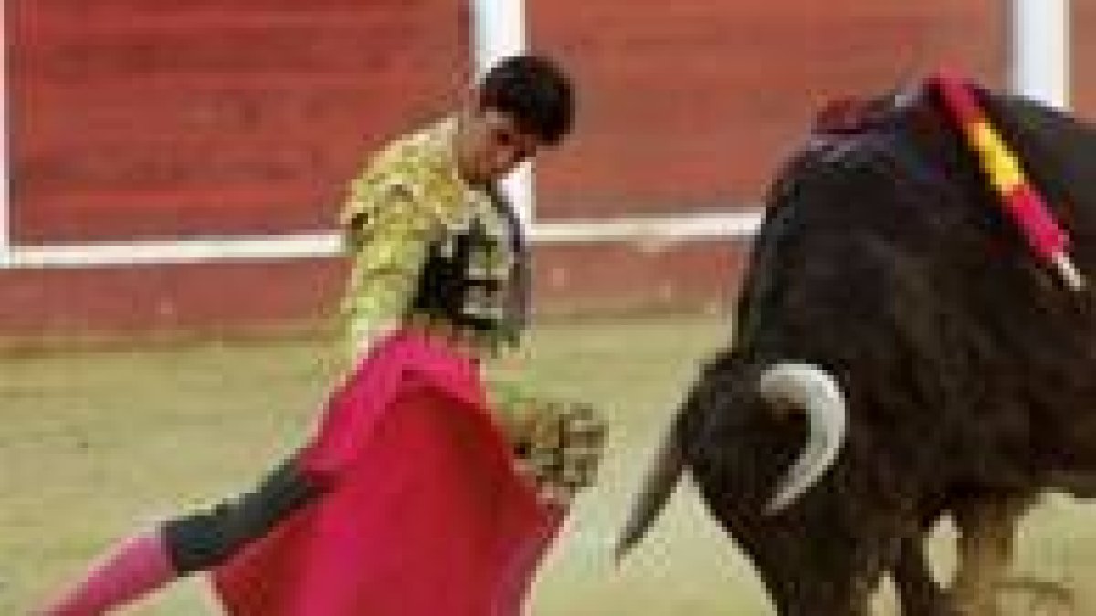 El torero Francisco Rivera Ordóñez será hoy el principal atractivo en la corrida de toros de Astorga