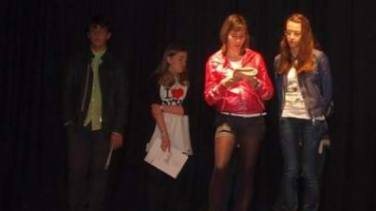 Alumnos participantes en las actividades organizadas con motivo del Día del Libro.