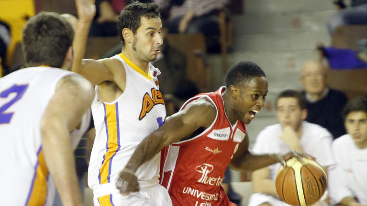 La experiencia de Hall es vital en un plantel muy joven.