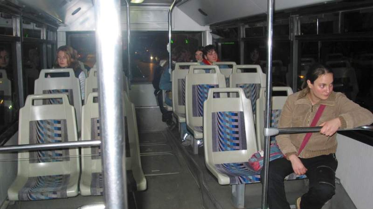 El autobús nocturno ya no volverá a circular más por los municipios del alfoz.