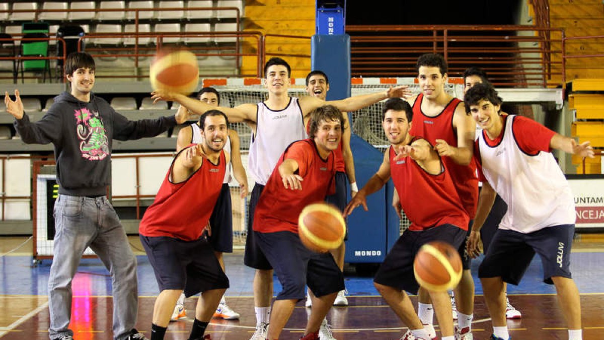 Nueve integrantes del Fundación han disfrutado de minutos en la LEB. En la foto siete de ellos.