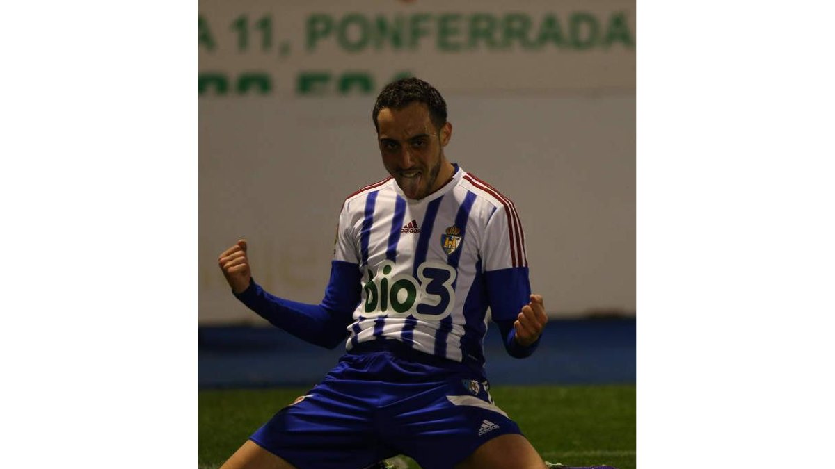 Aguza fue uno de los aciertos del club berciano la pasada temporada en el mercado invernal. L. DE LA MATA