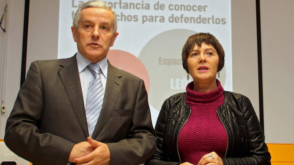 Rosa Eva Martínez y el alcalde, Emilio Gutiérrez.