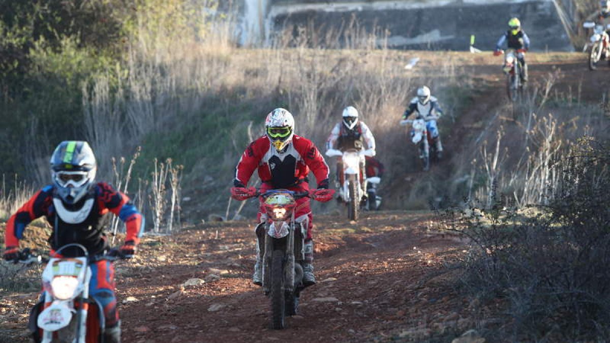 El Raid de Bembibre reunió en la línea de salida a 174 pilotos de toda la geografía nacional. L. DE LA MATA