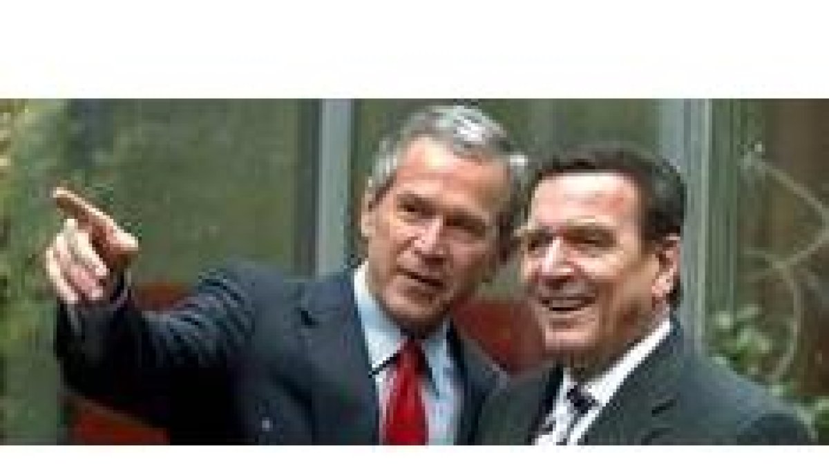 Bush y Schröder durante la visita del primero a Berlín el 2002