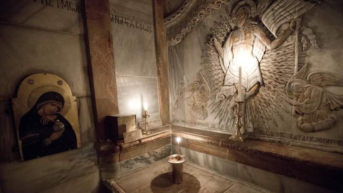 El sepulcro de la tumba de Jesucristo en la Iglesia del Santo Sepulcro. ABIR SULTAN