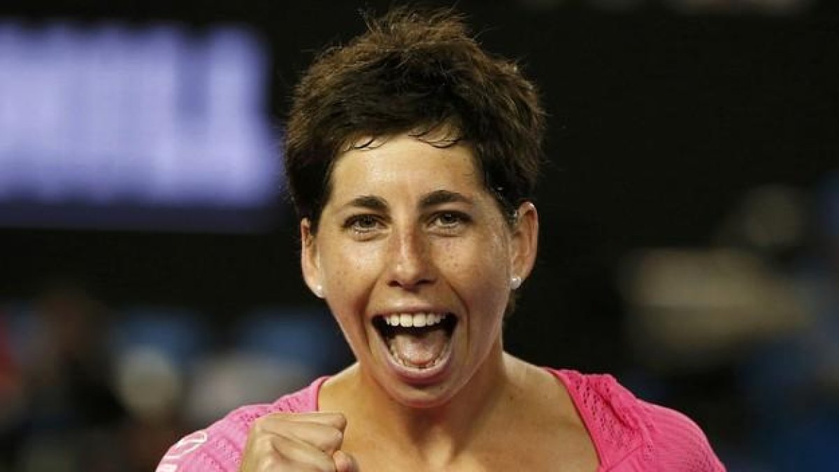 Carla Suarez celebra su victoria y pase a cuartos de final en el Abierto de Australia.