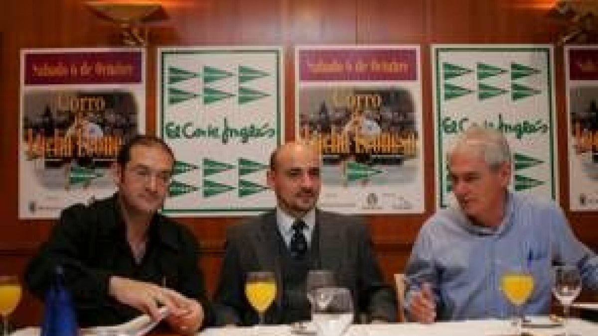 La cafetería de El Corte Inglés acogió ayer la presentación del evento
