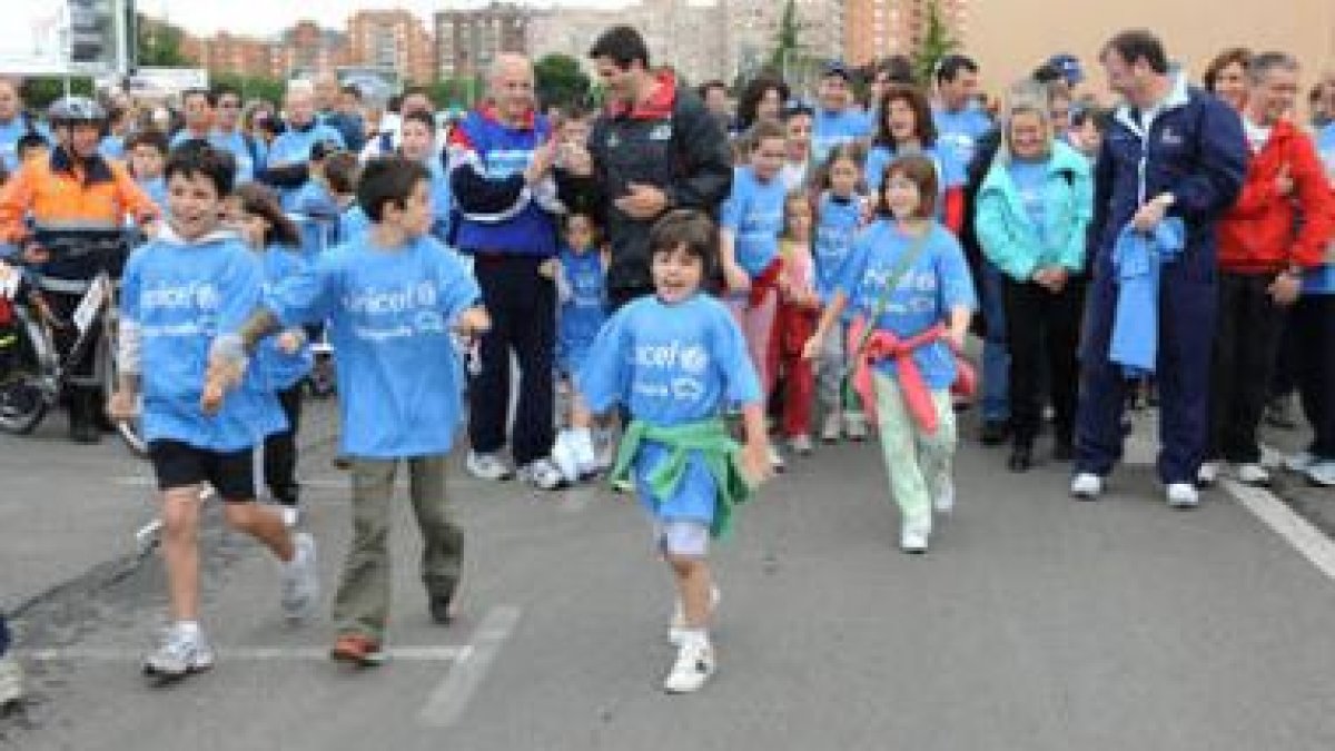 Más de 350 leoneses participaron ayer en la marcha organizada por Unicef