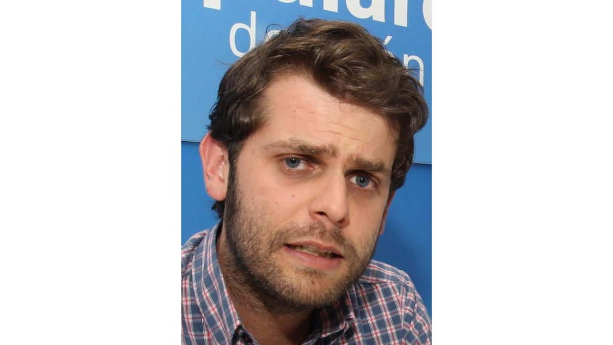 Javier Santiago.