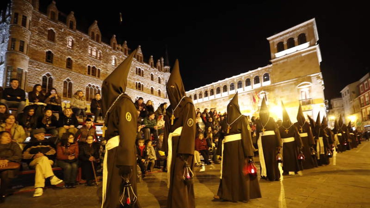 Un momento de la procesión celebrada el pasado año en la capital leonesa. RAMIRO