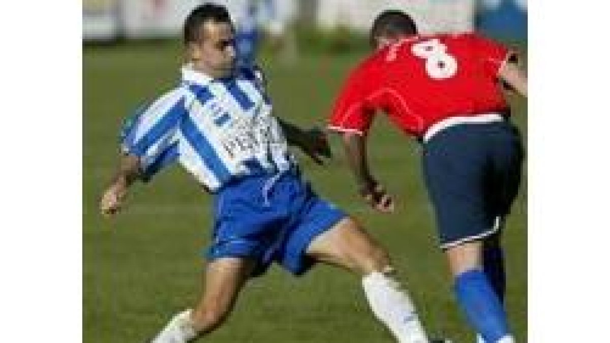 Jechu ocupará el lateral izquierdo ante la baja por sanción de Fuentes