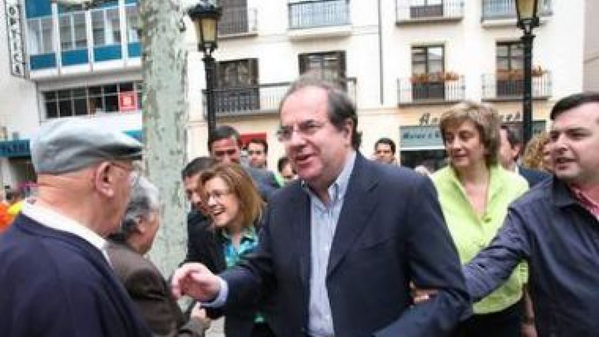 Marimar Angulo, Juan Vicente Herrera y María Jesús Ruiz en Segovia.