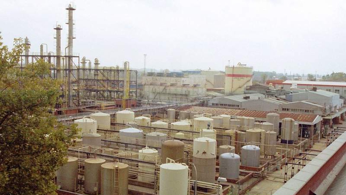 Vista aérea de las instalaciones de Antibióticos a las afueras de la capital en la carretera de Benavente.