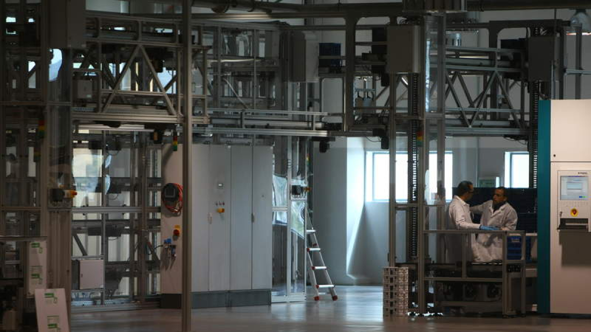 Interior de las instalaciones de fabricación de Cel Celis, paralizadas hace más de un año.