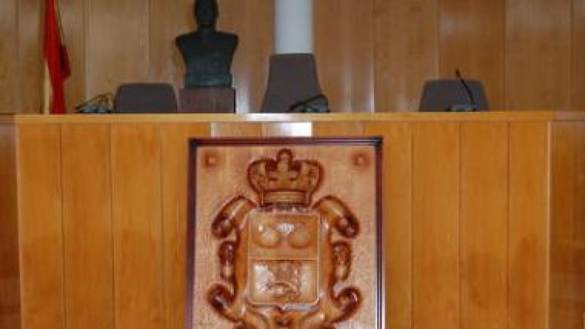 El salón de plenos del Ayuntamiento de San Andrés acoge desde mañana los cursos de verano.