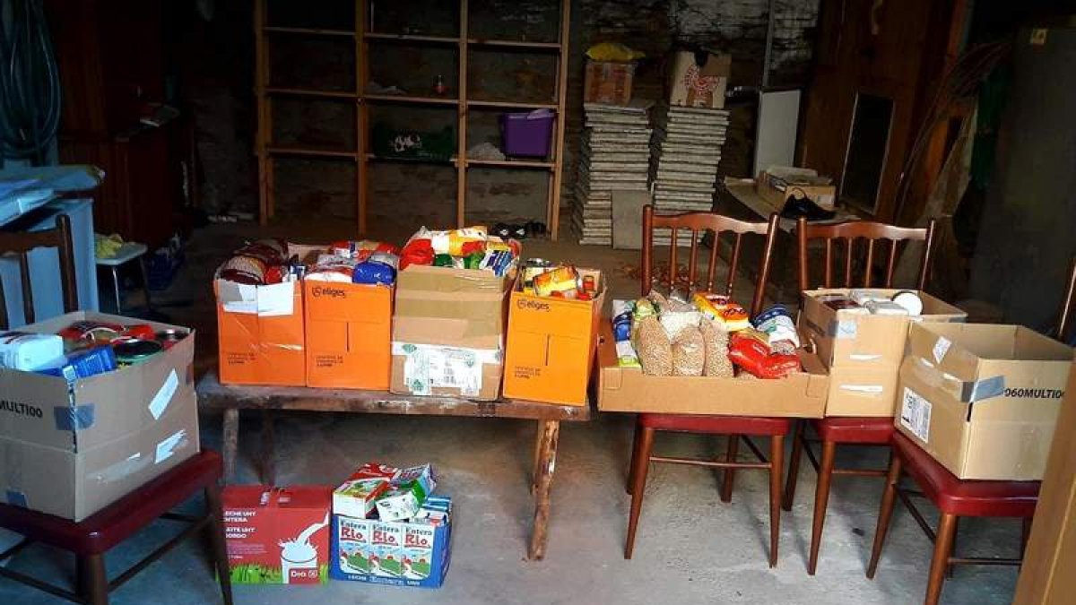 Imagen de los alimentos recogidos por los vecinos.