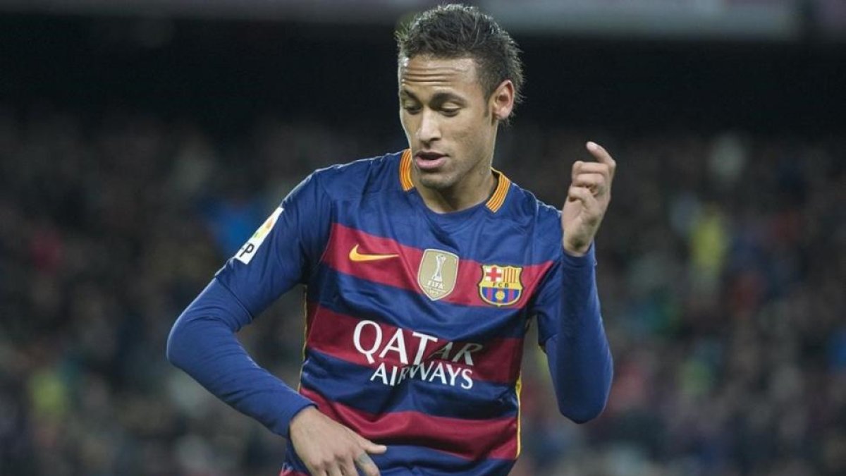 Neymar baila celebrando un gol al Espanyol en la Copa del año pasado.