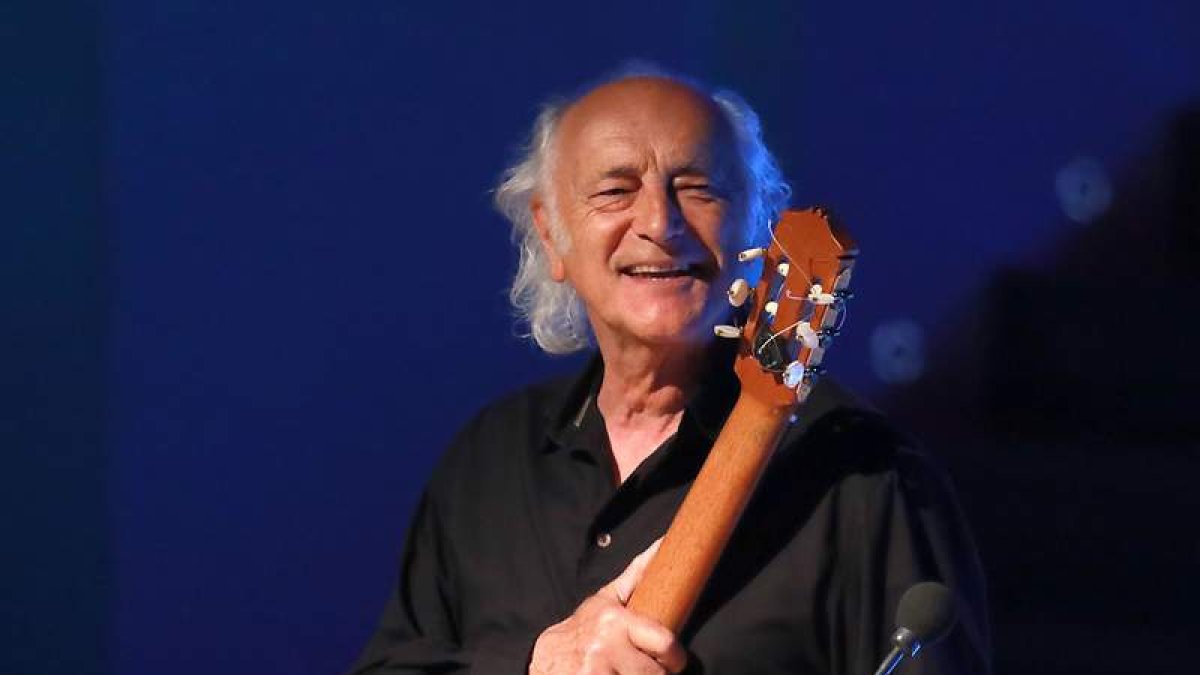 Imagen de Amancio Prada durante un concierto. PEPE TORRES