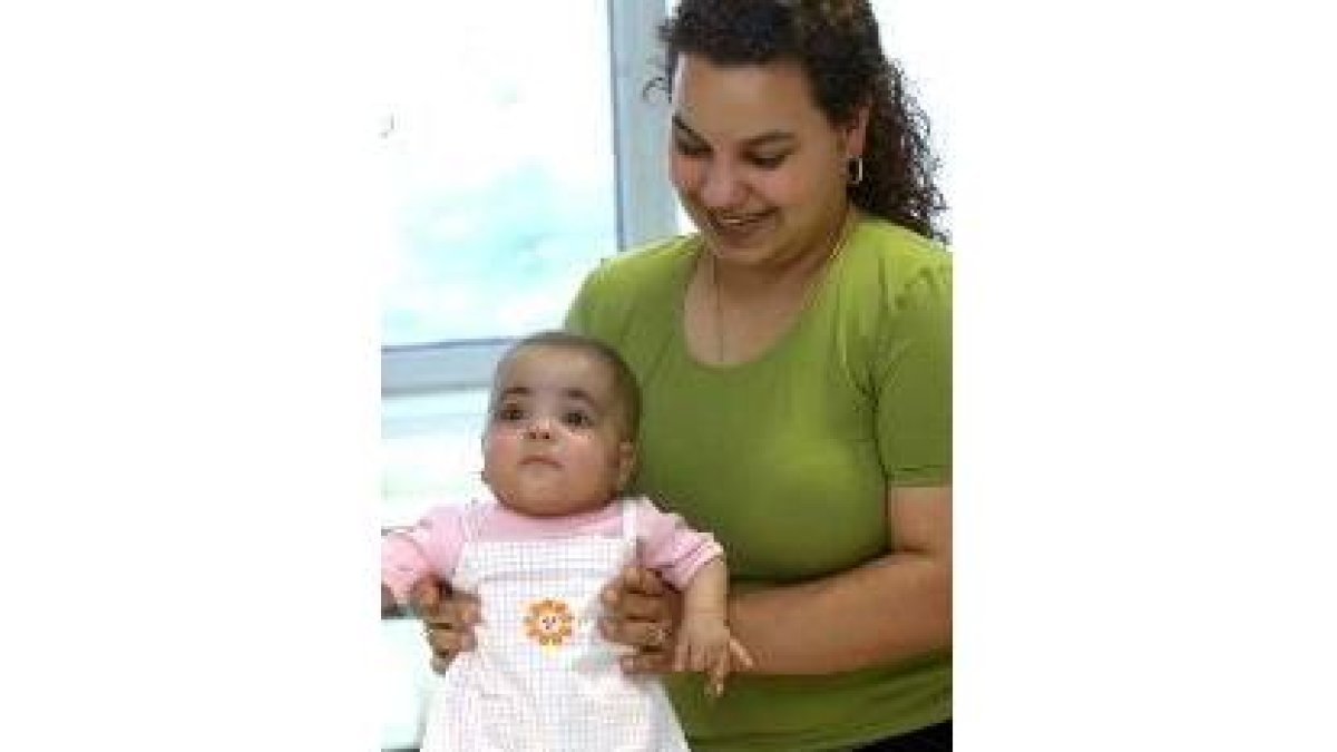 Foto actual de la niña operada en el Hospital Vall d'Hebron