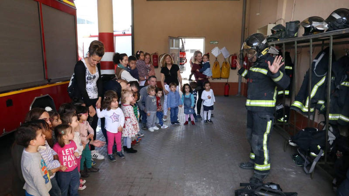 Los pequeños estuvieron acompañados por Aurora Baza. CÉSAR