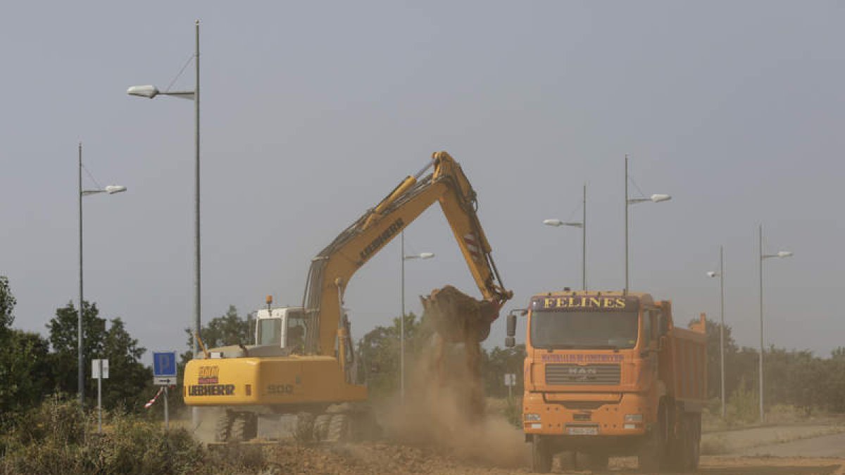 Movimiento de tierra en la zona. FERNANDO OTERO