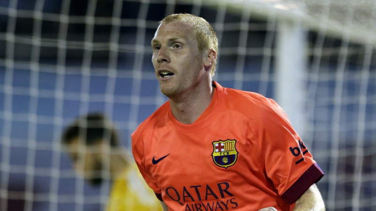 Jeremy Mathieu celebra su gol ante el Celta de Vigo en Balaídos