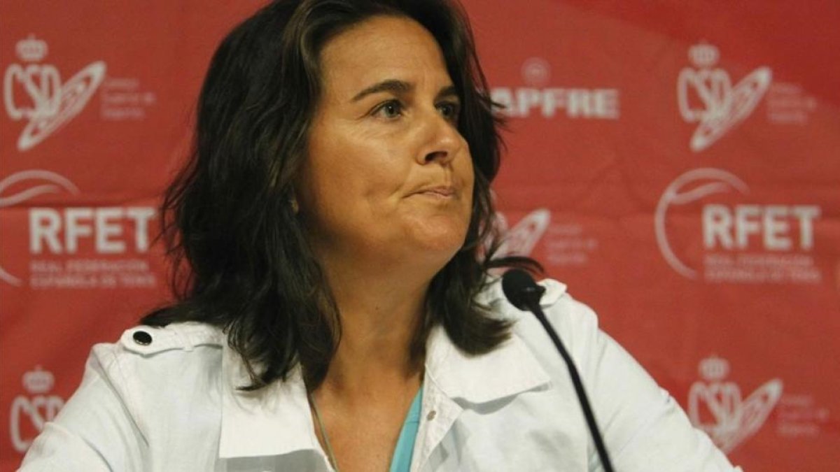 La capitana Conchita Martínez.