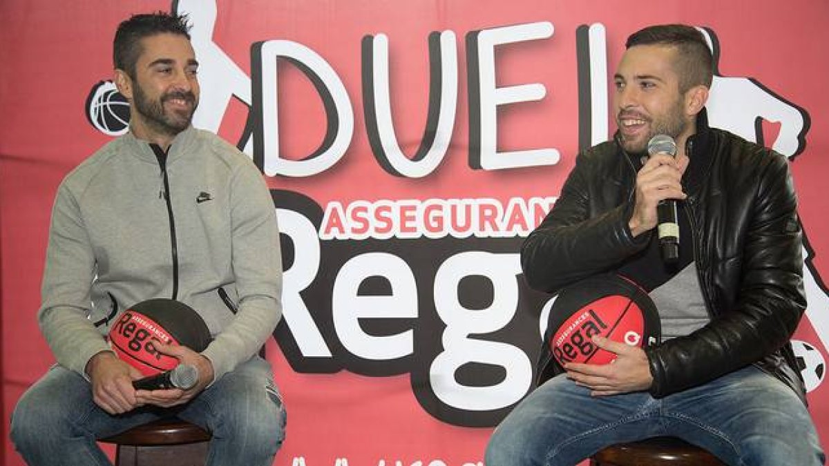 Juan Carlos Navarro y Jordi Alba, este lunes durante un acto publicitario.
