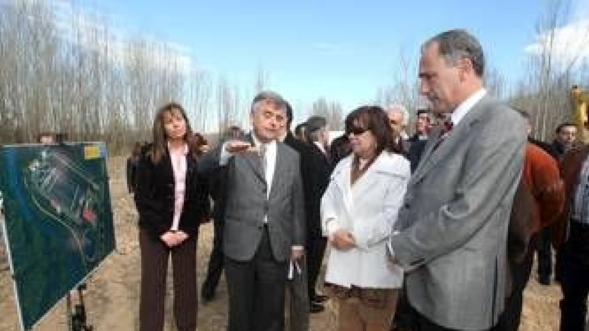 Narbona y Gato observan el plan de depuración del Órbigo ante las obras a pie de cauce