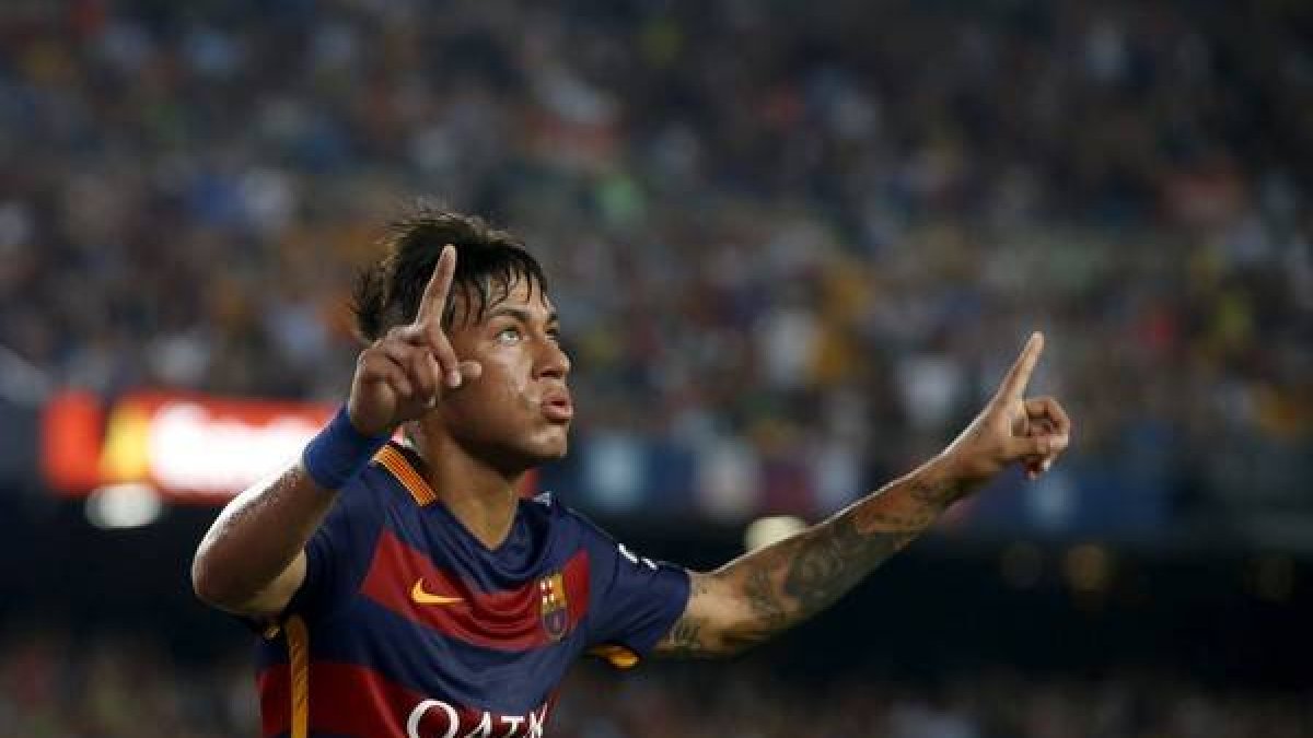 Neymar celebra el gol que marcó ante la Roma en el trofeo Gamper celebrado el 5 de agosto.