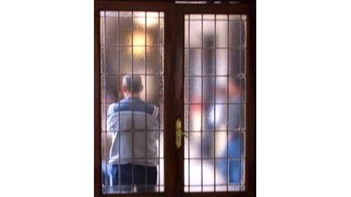 Candidatos a miembros del jurado popular esperan la selección