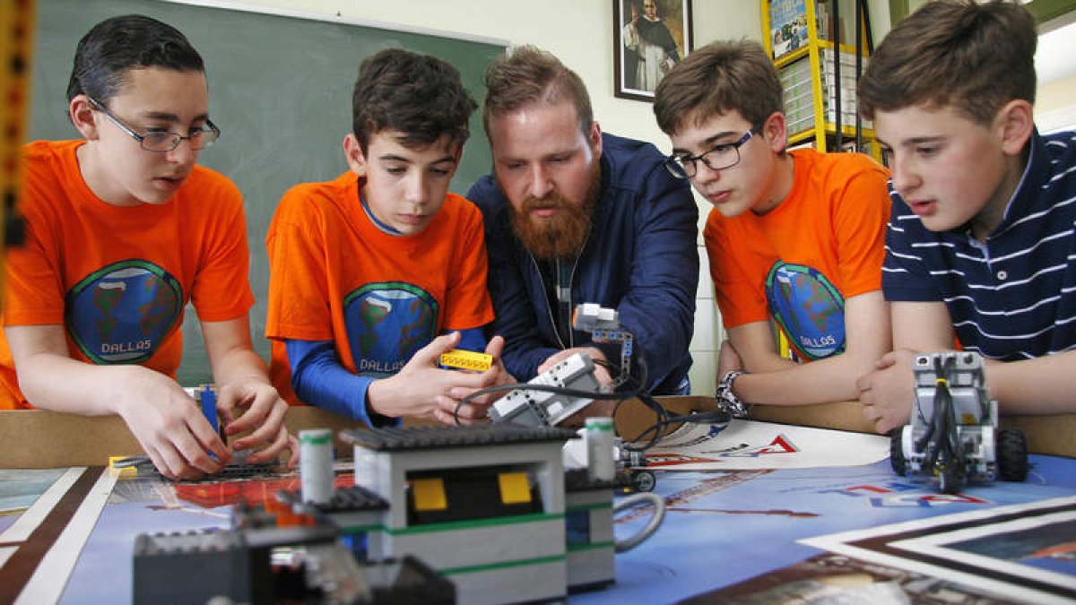 Las clases de Robotix comenzaron en enero.