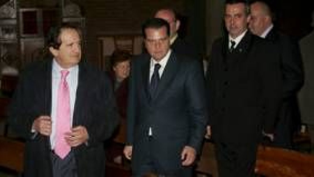 Juan José Lucas y Amilivia, a su llegada al acto de la cofradía del Cristo del Gran Poder