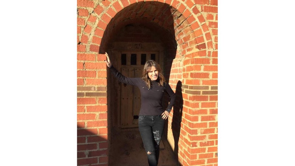 Noelia de Paz es, pese a su juventud, una veterana del vino leonés que explora todas las facetas del proceso y la actividad.  NPC