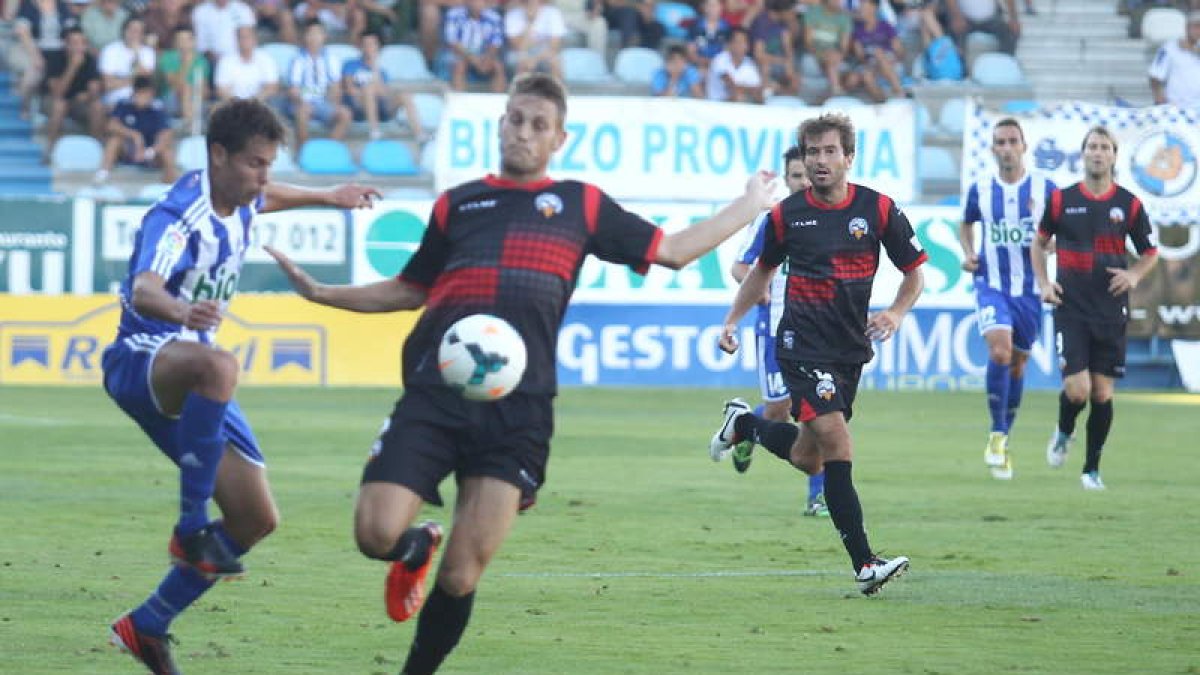La Ponferradina ya superó en la primera vuelta al Sabadell al que ganó por 2-0 en El Toralín.