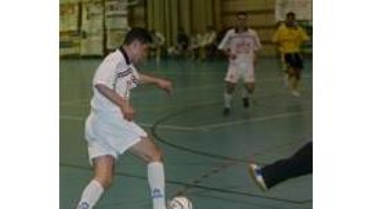 Javi Bayón tuvo una destacada actuación frente al Carballiño