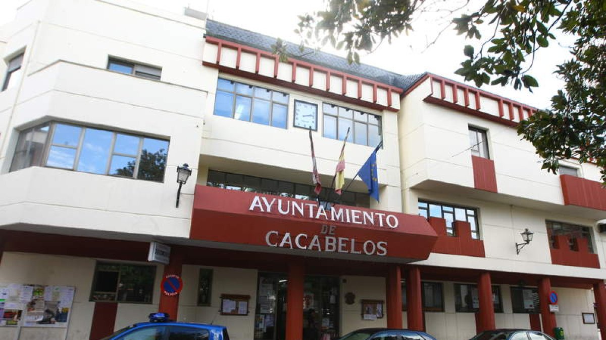 La policía local de Cacabelos asegura que seguirá luchando «en defensa de sus derechos».